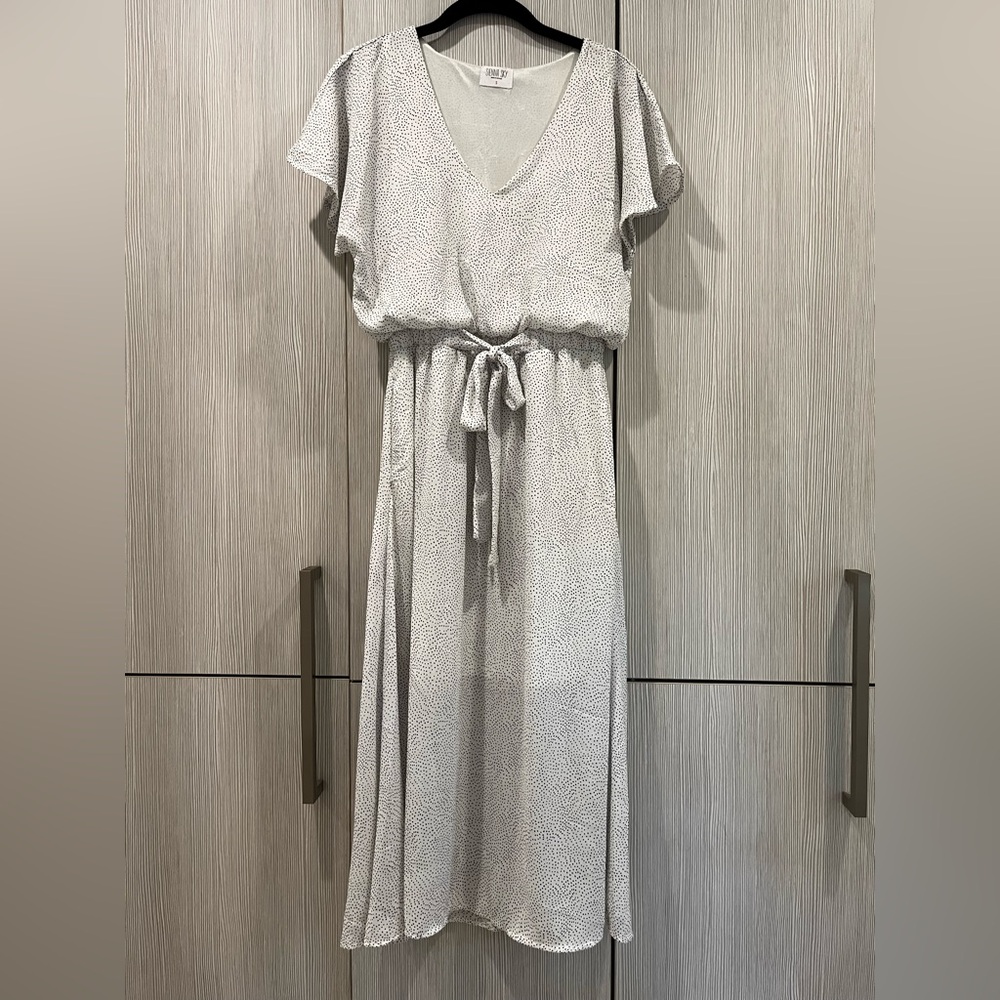 Sienna Sky‎ White/Gray Print V-Neck Flutter Sleeve Midi Dress Size Small